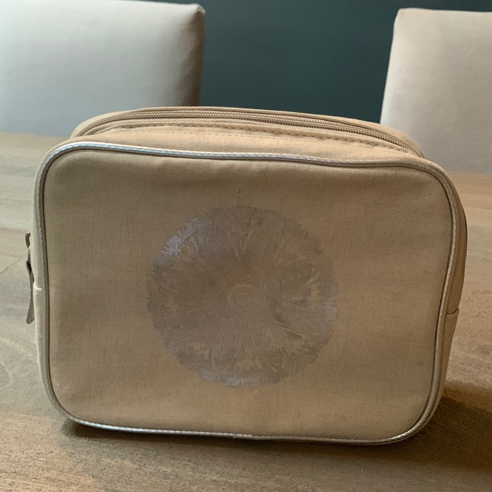 Beautiful Cosmetic Bag Natural w/ Metallic Accents and Teal Lining Brand New